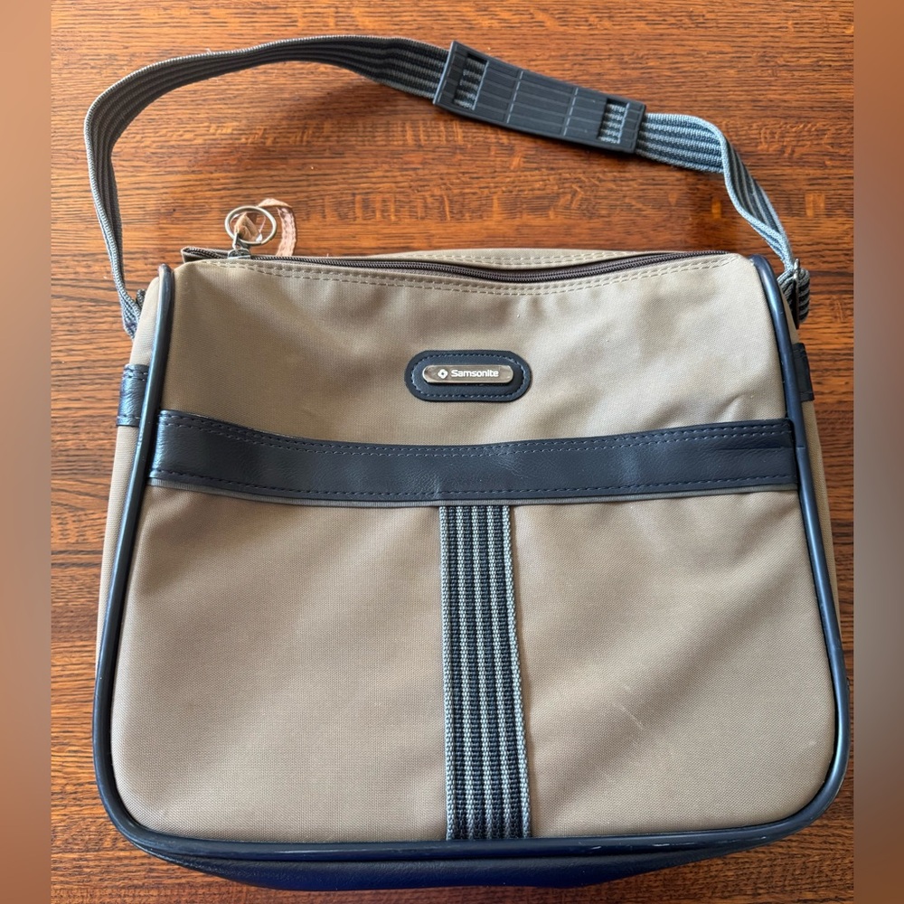SAMSONITE Vintage CarryPak 22 Tan/Brown Messenger/Travel/Carry-On Bag